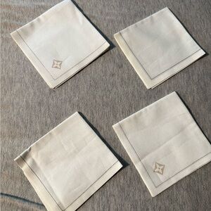 Louis Vuitton linen Cream Napkins Set